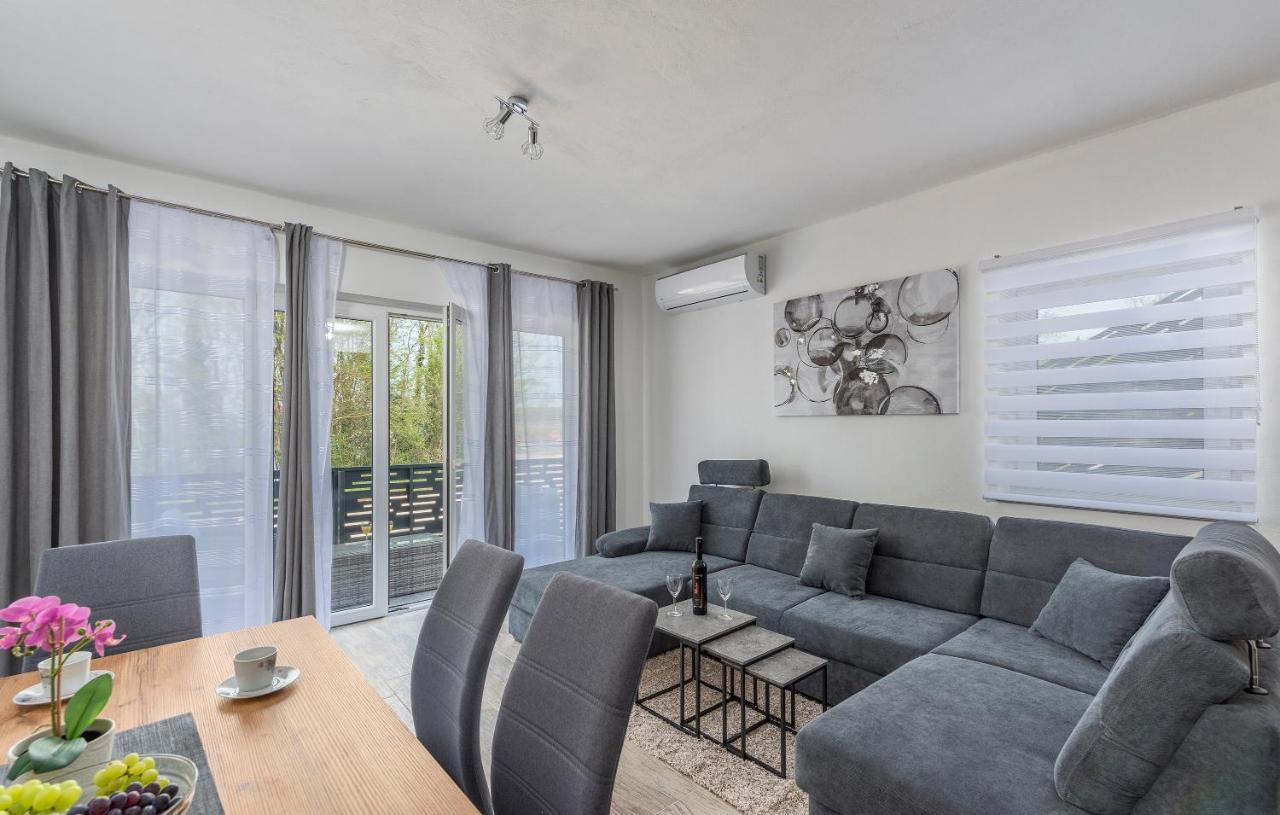 Apartmani Natalija Porec Exterior photo
