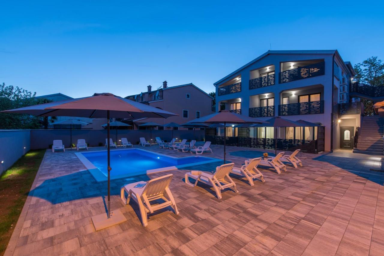 Apartmani Natalija Porec Exterior photo